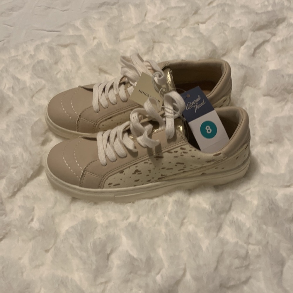 Universal Thread sneakers - Picture 3 of 3